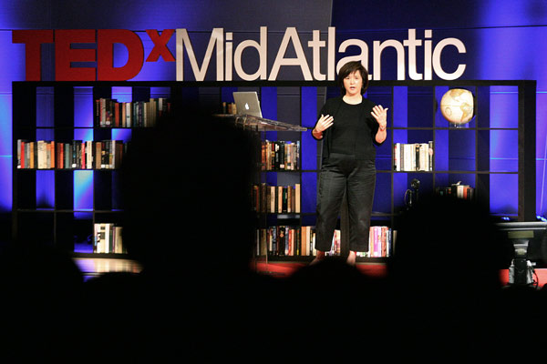 Photographer Karen Kasmauski speaks during TEDx MidAtlantic in Baltimore - Arianne Teeple