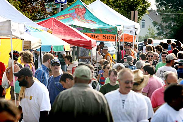 The 32nd Street Farmer's Market - Arianne Teeple