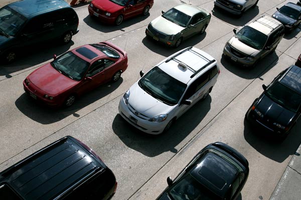 Cars during rush hour on Pratt street in Baltimore